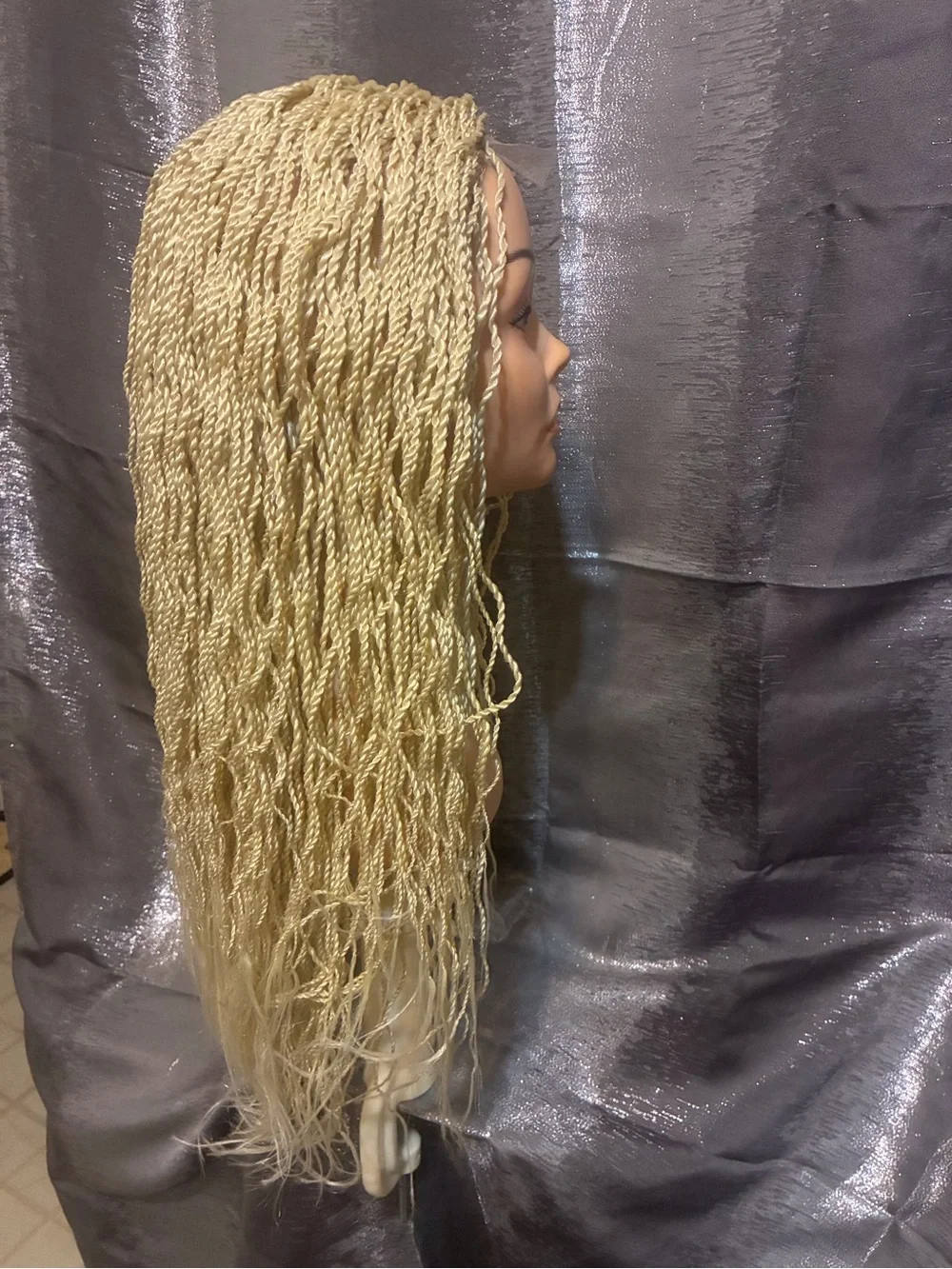 N/A stylish blonde